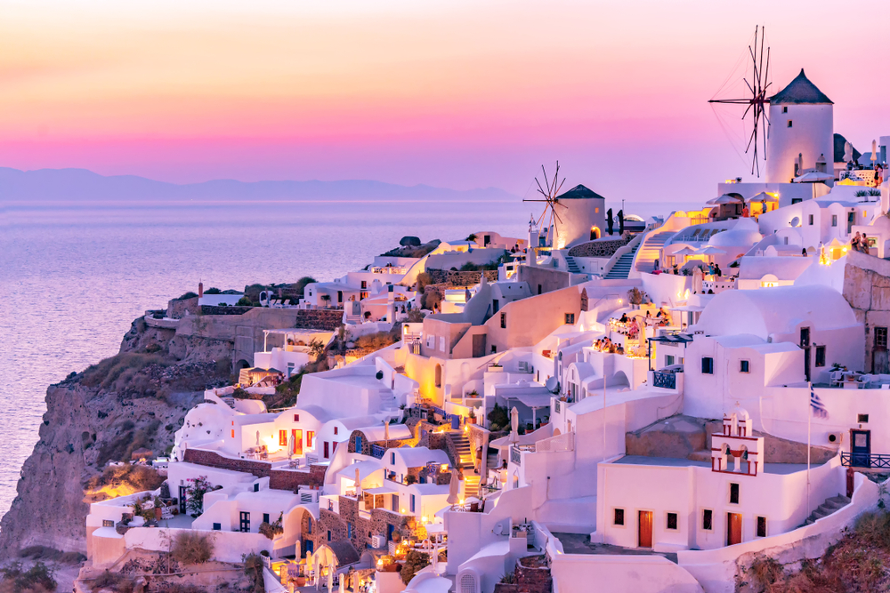 Santorini, Yunani: Pulau Romantis dengan Sunset Terindah