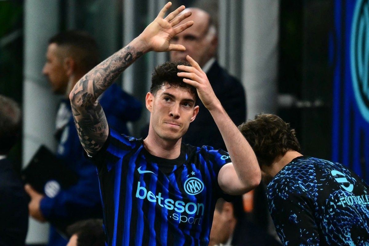 CEO Inter Milan Pastikan Alessandro Bastoni Tidak Jadi Gabung Barcelona