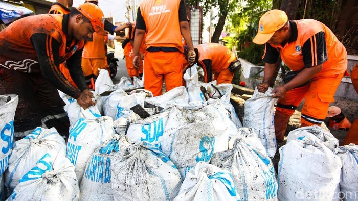 Pemerintah Jakarta Terapkan Aturan Baru, Sampah Rumah Tangga Harus Dipisah Jadi Empat Jenis