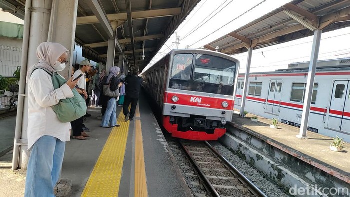 Viral Keributan di Gerbong Wanita KRL Green Line, Korban Dilaporkan Dijambak
