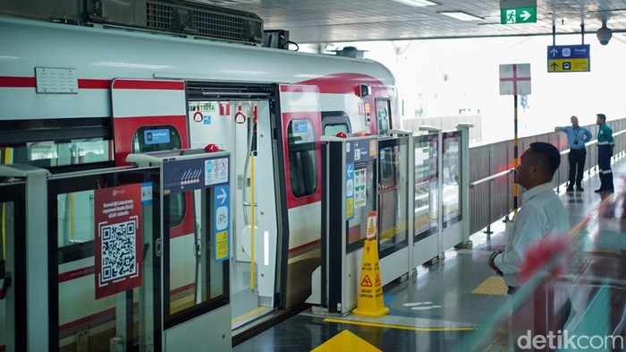 LRT Jakarta Menuju Manggarai Siap Layani Penumpang dari Pagi hingga Tengah Malam